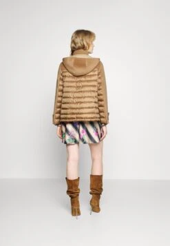 MAX & Co. Mela - Jas - Camel 12 MAX & Co. Mela - Jas - Camel -Mode Dameskleding Winkel 0643c6b007594bdbb25fa62a6a273ac7