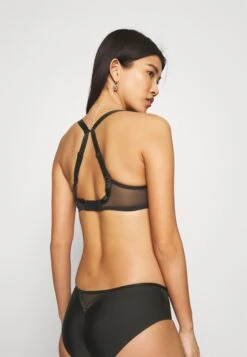 Chantelle Chic Essential Spacer - Beugel Bh - Schwarz 12 Chantelle Chic Essential Spacer - Beugel Bh - Schwarz -Mode Dameskleding Winkel 0a772ffc75f842f594a477e8f05ea9ee