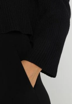 Even&Odd Cropped Jumper - Trui - Black -Mode Dameskleding Winkel 10716b29e3fd4dcd813ae28c5b6486e3