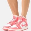 Air Jordan 1 Mid - Sneakers Hoog - White/Sea Coral/Atmosphere/Sail -Mode Dameskleding Winkel 1645c7a167554067925ba80264533f11