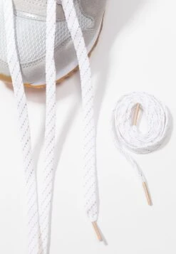 Skechers Sneakers Laag - Light Grey -Mode Dameskleding Winkel 1c2a6eb659094c6c9761f38fac2292ab