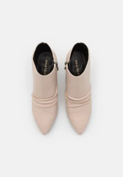 Anna Field Korte Laarzen - Beige -Mode Dameskleding Winkel 24d56426afbf4c7aab266a44ce48f8cc