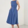 LELA Crew Neck Pleated Midi - Cocktailjurk - Indigo -Mode Dameskleding Winkel 2694fecfc8cd4ff2ab60b7fc4dabd55b