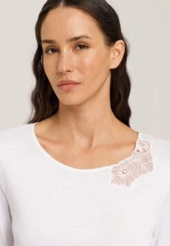 HANRO Naila - Nachtjapon - White 9 HANRO Naila - Nachtjapon - White -Mode Dameskleding Winkel 281ea46677914ec89255bcc161a77708