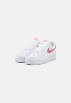 Nike Sportswear W Air Force 1 07 Ess Trnd - Sneakers Laag - White/Desert Berry -Mode Dameskleding Winkel 3061fd20fe384fc19393a1172dad12ee