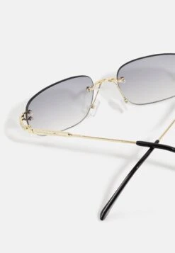 Jack & Jones Jacberlin Unisex - Zonnebril - Purple Magic -Mode Dameskleding Winkel 32ea2c07141a4a30b0ee5edba7c6dc45