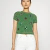 MAX & Co. Collier - T-Shirt Print - Green -Mode Dameskleding Winkel 3ff1e04a739c414d9aa58a78f8cd9eb2