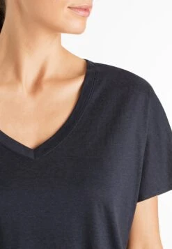 HANRO Laura - Nachtjapon - Midnight 11 HANRO Laura - Nachtjapon - Midnight -Mode Dameskleding Winkel 47e9bc2a264f44a48a6bb6016c9c1bd5