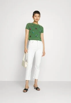 MAX & Co. Collier - T-Shirt Print - Green 9 MAX & Co. Collier - T-Shirt Print - Green -Mode Dameskleding Winkel 489ad6249c8f4c00b1ccb849a10d064b