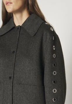 Sandro Oversize Double Face Coat With Eyelet - Halflange Jas - Gris Foncé -Mode Dameskleding Winkel 4979a1a26384441081c4615dce6089ac