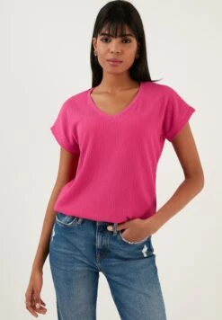 LELA Regular Fit - Blouse - Fuchsia 12 LELA Regular Fit - Blouse - Fuchsia -Mode Dameskleding Winkel 4b30f03d63a84bb585b2003850fead5b