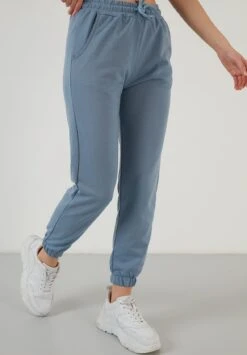 LELA Slim Fit - Trainingsbroek - Baby Blue -Mode Dameskleding Winkel 4b39960b578b4beda1a5a30c7a733f26