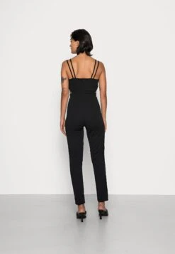 Wal G Nikita Cut Out - Jumpsuit - Black 9 Wal G Nikita Cut Out - Jumpsuit - Black -Mode Dameskleding Winkel 523f9beaa4bf46c587d614163cad1190