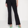Noisy May Nmrobyn Bootcut Pants - Broek - Black 1 Noisy May Nmrobyn Bootcut Pants - Broek - Black -Mode Dameskleding Winkel 53a2b2aafb55467c81bf70c720870fb9