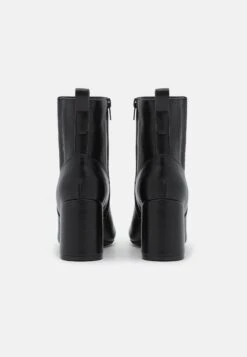 Anna Field Korte Laarzen - Black 11 Anna Field Korte Laarzen - Black -Mode Dameskleding Winkel 5d2d432fbb5944eab4f8cbec25e459e2
