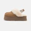 Ugg Funkette - Pantoffels - Chestnut -Mode Dameskleding Winkel 5e68604260834f95a6262e466901fe26