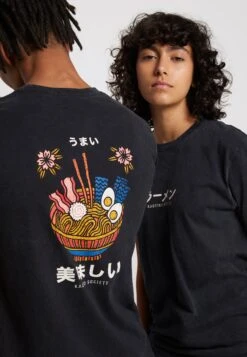 Kaotiko Washed Ramen - T-Shirt Print - Black -Mode Dameskleding Winkel 6e0520c62b0746399604b2de5bc62959