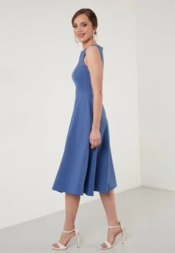 LELA Crew Neck Pleated Midi - Cocktailjurk - Indigo -Mode Dameskleding Winkel 7187f531871d4180b95ff0ebec18d0d6