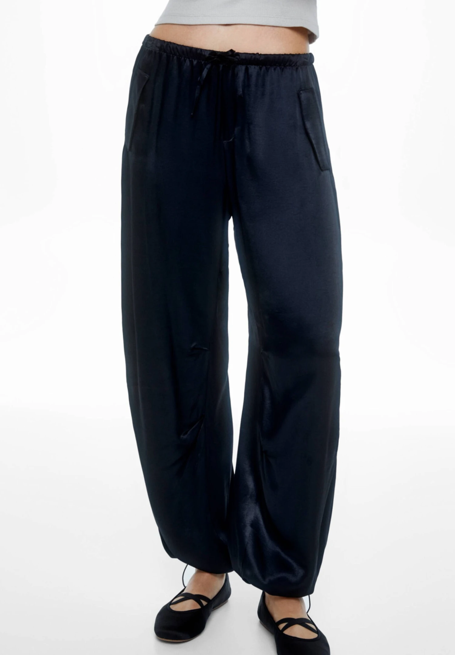 PULL & BEAR Satin Parachute - Broek - Mottled Black 3 PULL & BEAR Satin Parachute - Broek - Mottled Black