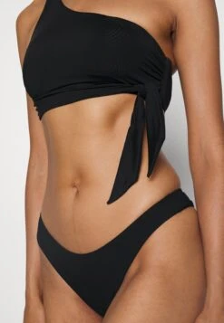 Seafolly Collective One Shoulder- Bikinitop - Black 11 Seafolly Collective One Shoulder- Bikinitop - Black -Mode Dameskleding Winkel 7d768e3fcf5f478ba6293bcaa0015da5