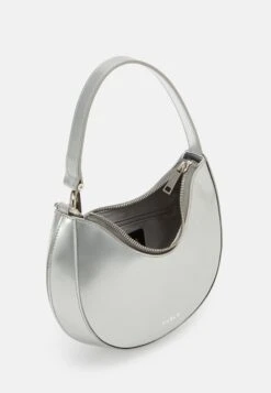 Furla Primavera Shoulder Bag - Handtas - Silver-Coloured 9 Furla Primavera Shoulder Bag - Handtas - Silver-Coloured -Mode Dameskleding Winkel 7f58f8ebc2b24a75b78db36bc5057f6c