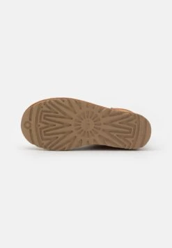 Ugg Classic Mini Regenerate - Korte Laarzen - Chestnut -Mode Dameskleding Winkel 80f8d0dc0c40421ca6931ea68b3ccfb9