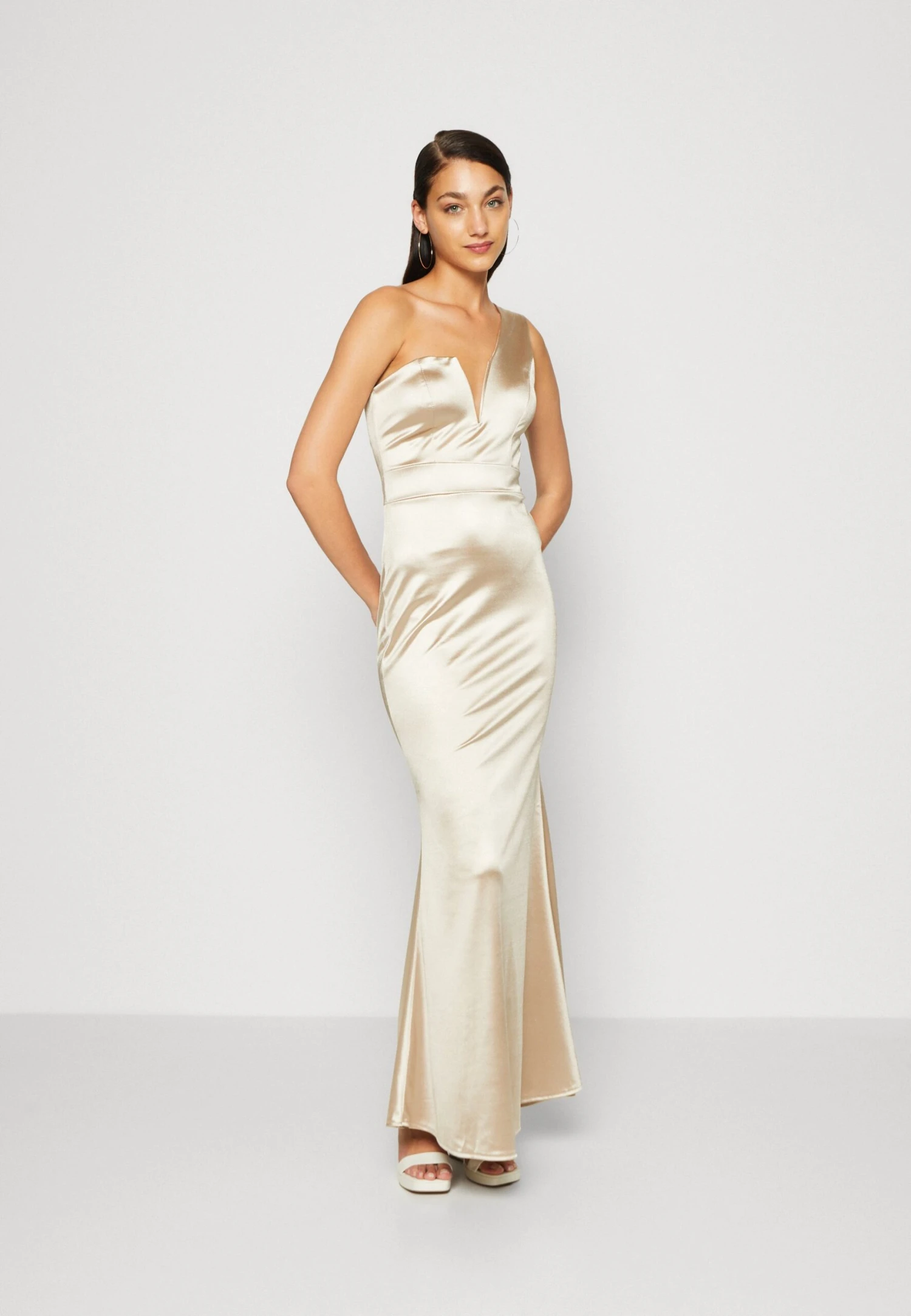 Wal G Evalina One Sleeve Maxi - Galajurk - Champagne 3 Wal G Evalina One Sleeve Maxi - Galajurk - Champagne