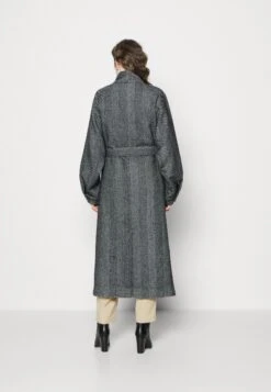 Gestuz Farren Coat - Mantel - Black/White 10 Gestuz Farren Coat - Mantel - Black/White -Mode Dameskleding Winkel 8c691059dd6847c9bf731a0a773c950d