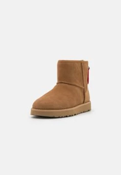 Ugg Classic Mini Logo Zip - Korte Laarzen - Chestnut 10 Ugg Classic Mini Logo Zip - Korte Laarzen - Chestnut -Mode Dameskleding Winkel 98e1ec91b2ac4e0d837fdb5762150015