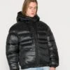 Calvin Klein Jeans Shine Puffer Unisex - Winterjas - Black -Mode Dameskleding Winkel 9bce9ed29ba3484d9d9a3151af76d34f