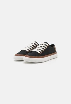 Wide Fit - Sneakers Laag - Black -Mode Dameskleding Winkel ba85ab66469c4fd7a30159ace3a0690c