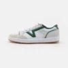 Vans Lowland Unisex - Sneakers Laag - Court Green/White 2 Vans Lowland Unisex - Sneakers Laag - Court Green/White -Mode Dameskleding Winkel bbd1b4fe95784004837229eb9de9e045