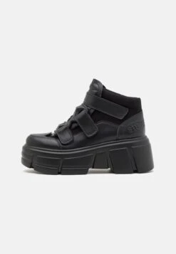 Steve Madden Trimmers - Sneakers Hoog - Black -Mode Dameskleding Winkel c1decbdb46814135880eda661ce0a137