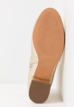 Anna Field Korte Laarzen - Gold 15 Anna Field Korte Laarzen - Gold -Mode Dameskleding Winkel c469a4e915e944edacb7db551c6d118c