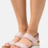Skechers Beach Kiss - Sandalen Met Sleehak - Blush -Mode Dameskleding Winkel c4cc568e59db442c9db1e29e45cfa084
