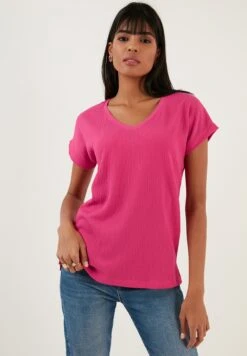 LELA Regular Fit - Blouse - Fuchsia 11 LELA Regular Fit - Blouse - Fuchsia -Mode Dameskleding Winkel c919ec9a05174c30a03c8a1c9977db87