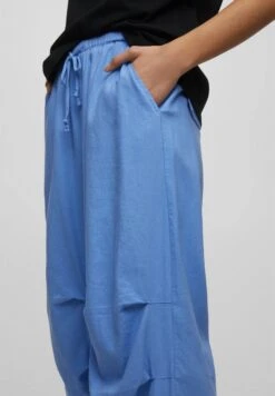 PULL & BEAR Flowing Parachute - Trainingsbroek - Blue 10 PULL & BEAR Flowing Parachute - Trainingsbroek - Blue -Mode Dameskleding Winkel cc091d5aaa174cfe960e9909a6a9ff96