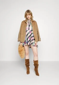 MAX & Co. Mela - Jas - Camel 11 MAX & Co. Mela - Jas - Camel -Mode Dameskleding Winkel ccf93e3c948f497ca6d8c3aec07a4e49