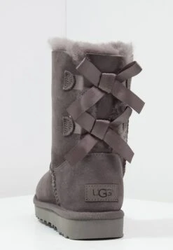 Ugg Bailey Bow - Korte Laarzen - Grey -Mode Dameskleding Winkel cd24d18222c74140b68784fd42681dc1