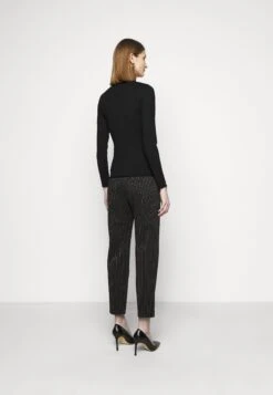 MAX & Co. Manama - Trui - Black -Mode Dameskleding Winkel d2bc793f584c4aed8624afb966142502