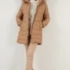 LELA Regular Fit - Winterjas - Camel 2 LELA Regular Fit - Winterjas - Camel -Mode Dameskleding Winkel d52fe4347ffa472a8040d2437cbda648