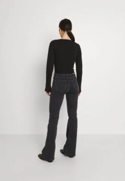 Lee Breese - Flared Jeans - Washed Black 10 Lee Breese - Flared Jeans - Washed Black -Mode Dameskleding Winkel e07b97bc2fcf4cf2a995c3fd94e1d165