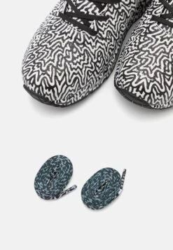 Uno - Sneakers Laag - Black/White -Mode Dameskleding Winkel e15017e786444988a9e10e43c3562a1c