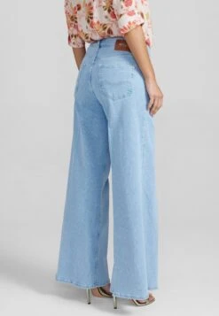 Mos Mosh Hailee Boyd - Bootcut Jeans - Light Blue -Mode Dameskleding Winkel e4e9147e1aa24feab81f7ae7ca32bc1d