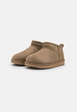 Ugg Korte Laarzen - Marrone 12 Ugg Korte Laarzen - Marrone -Mode Dameskleding Winkel eb7d42414b394181ae85b6f4f39bc53d