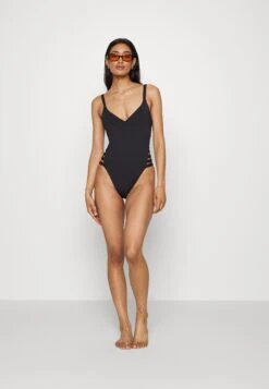 Seafolly Collective Gathered Strap One Piece - Badpak - Black 10 Seafolly Collective Gathered Strap One Piece - Badpak - Black -Mode Dameskleding Winkel ebe5bc62e12d4103abf2f1e0819c7dd5