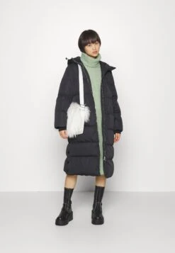 Yaspuffa Long Coat - Donsjas - Black -Mode Dameskleding Winkel fdc1a21f33c74b0e8840b7a3bca68465