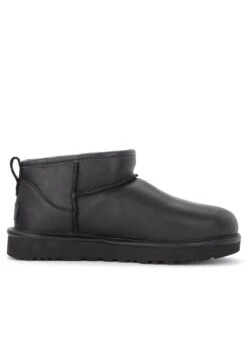 Ugg Korte Laarzen - Nero -Mode Dameskleding Winkel fe6e13a03b4f492794197372e64ad59a
